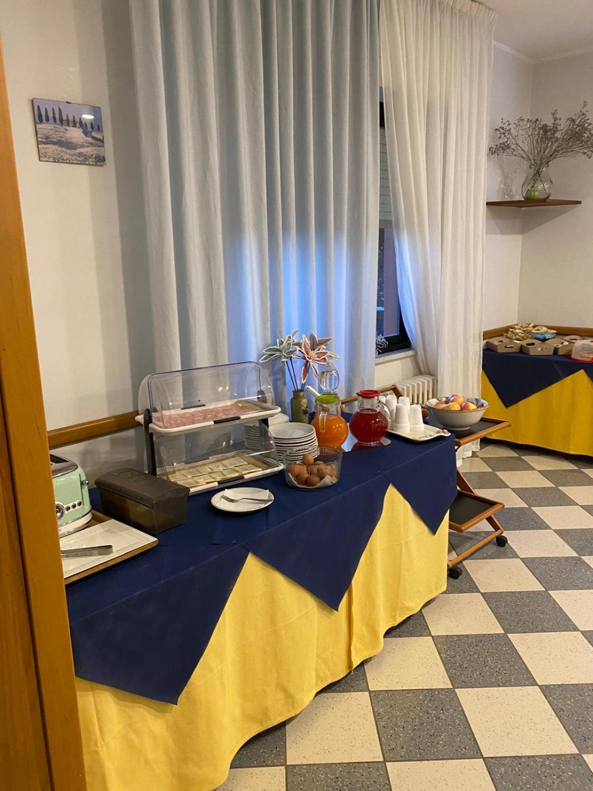 Hotel Ferrara Кианчано Терме Екстериор снимка