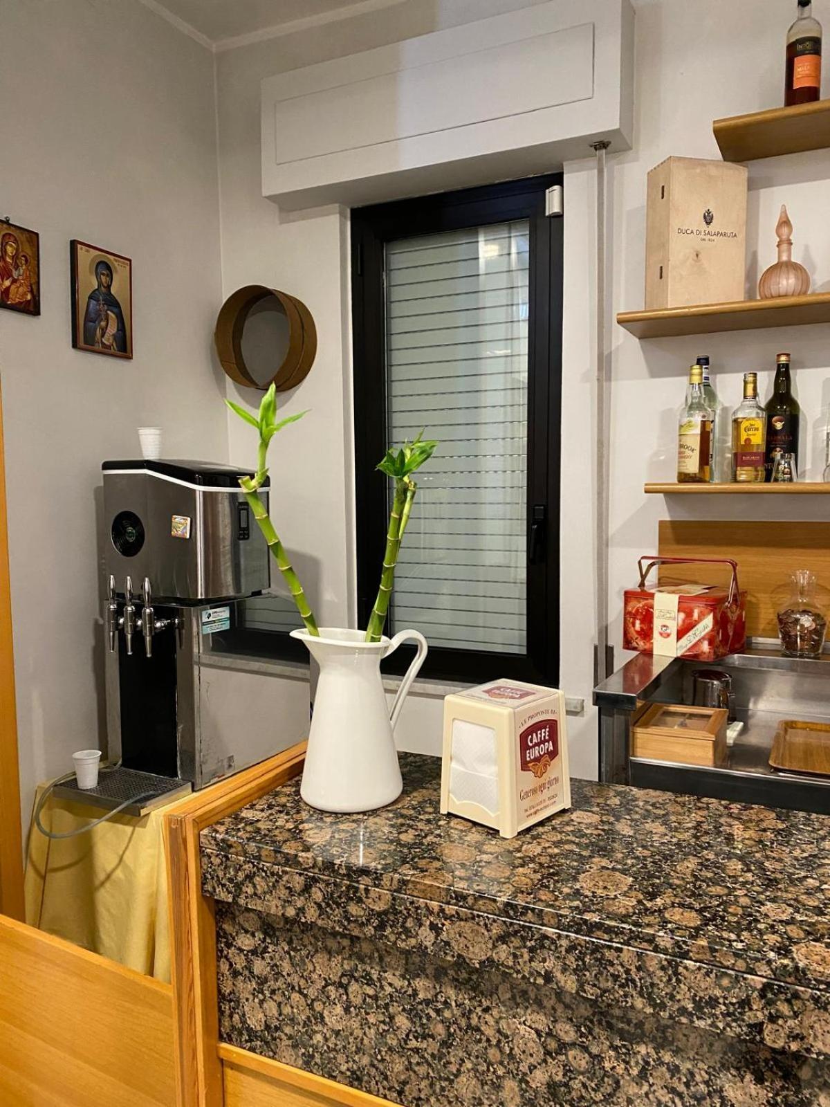 Hotel Ferrara Кианчано Терме Екстериор снимка