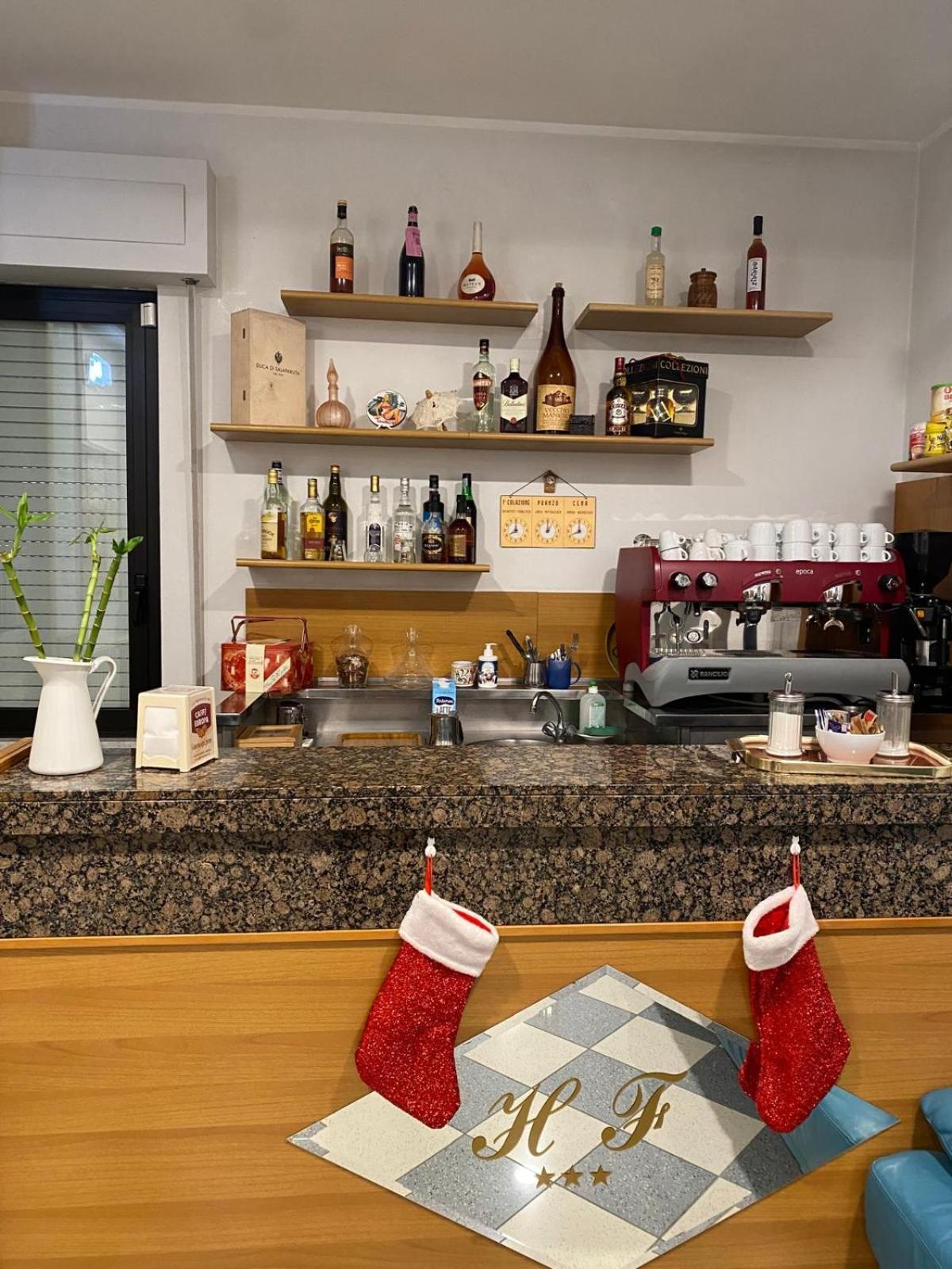Hotel Ferrara Кианчано Терме Екстериор снимка